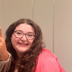 Meet your Posher, Gabriela